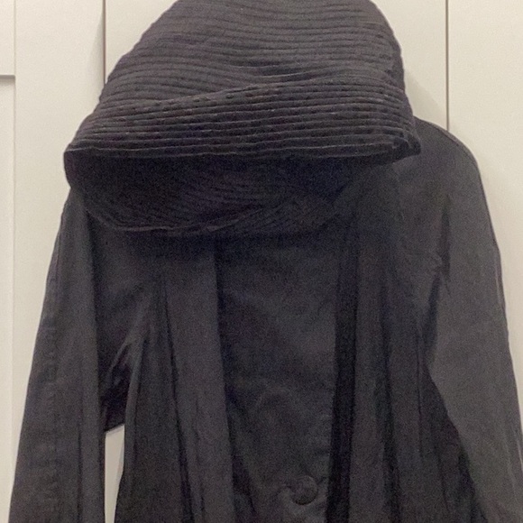 MYCRA PAC NOW black reversible hooded cape with matching bag! Great for witches! - Picture 12 of 16